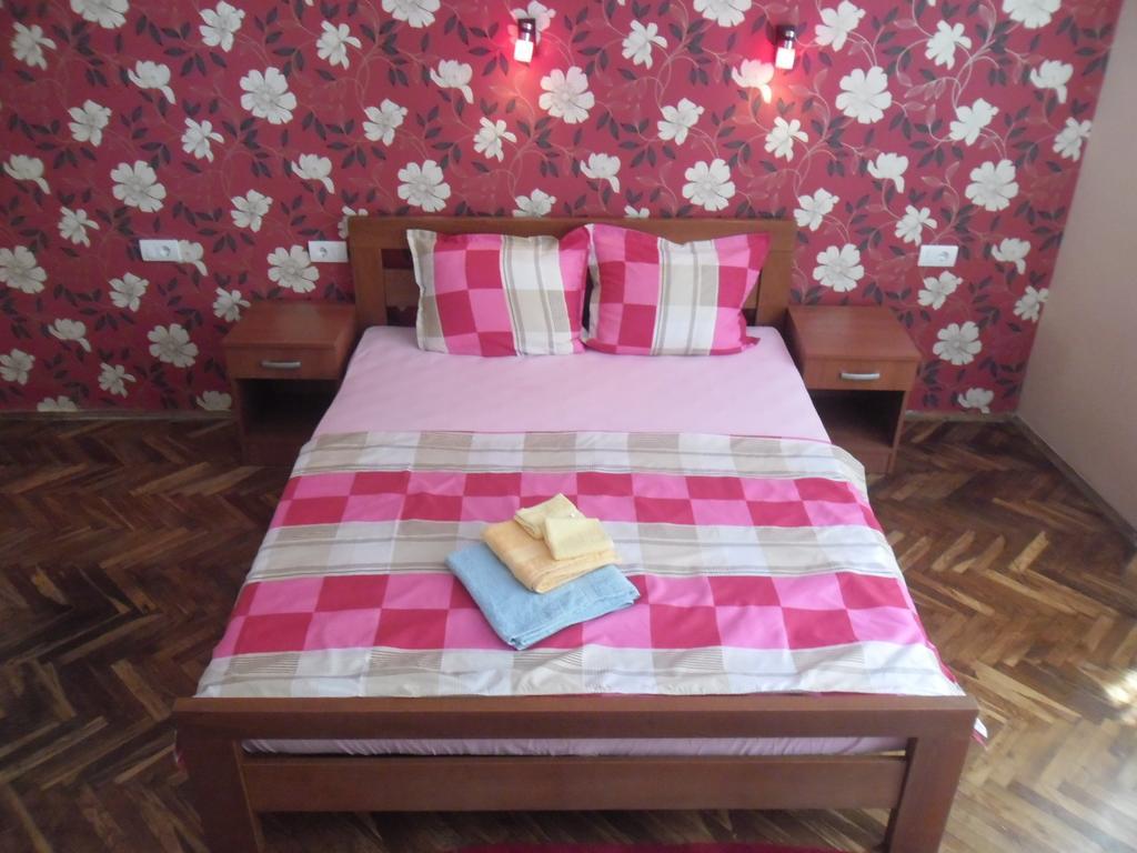 Family Top Rooms Bela Lada Sobe Nowy Sad Pokój zdjęcie